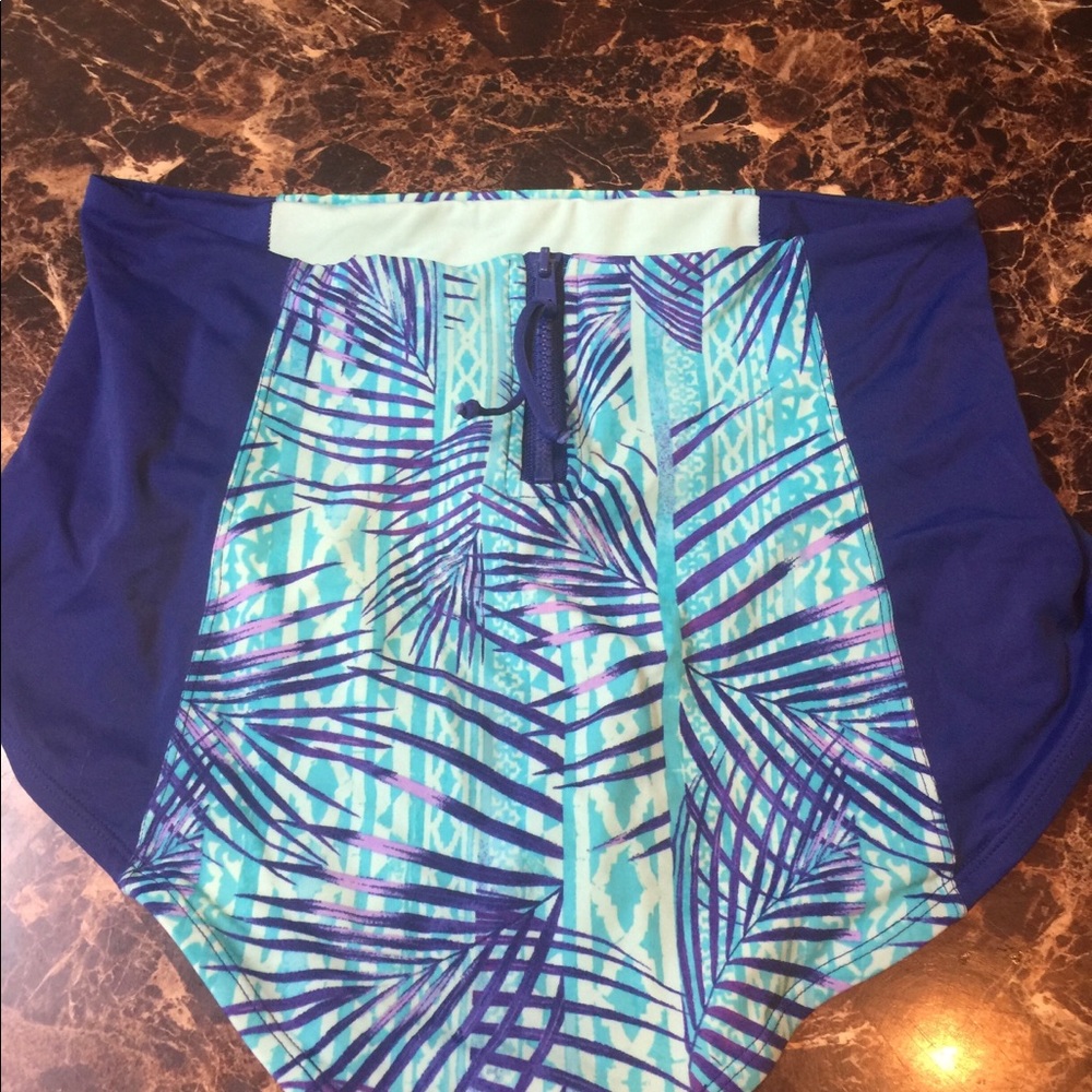 Amore 2 piece Bathing Suit - Picture 2 of 5